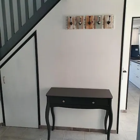 La Cantraigne Small 6 People Audembert