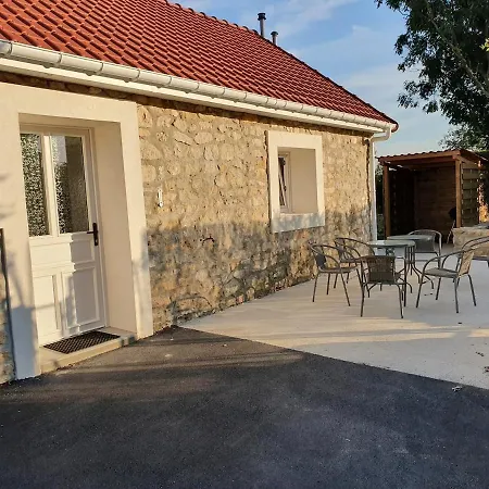 בית נופש La Cantraigne Small 6 People *