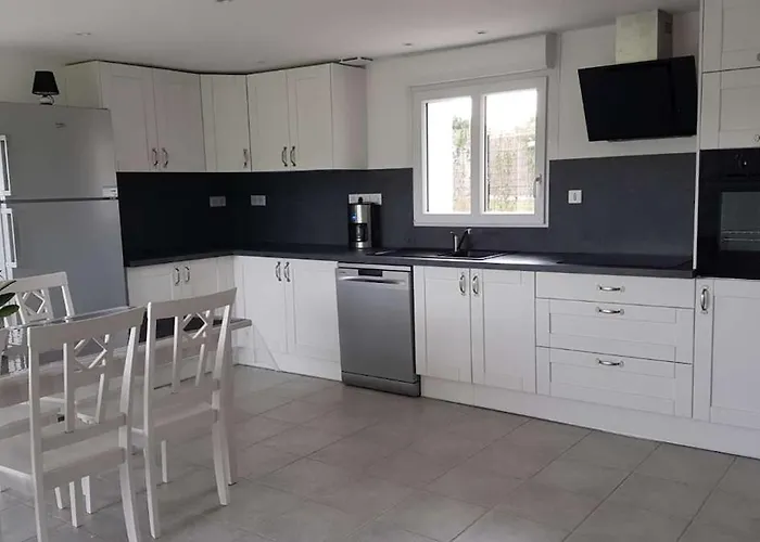 La Cantraigne Small 6 People